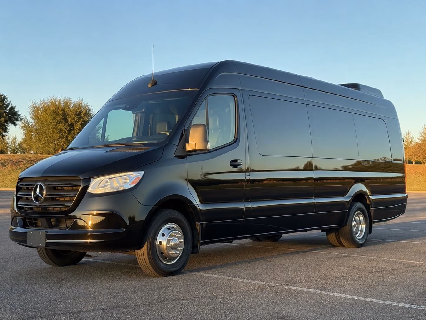 10 passenger sprinter van