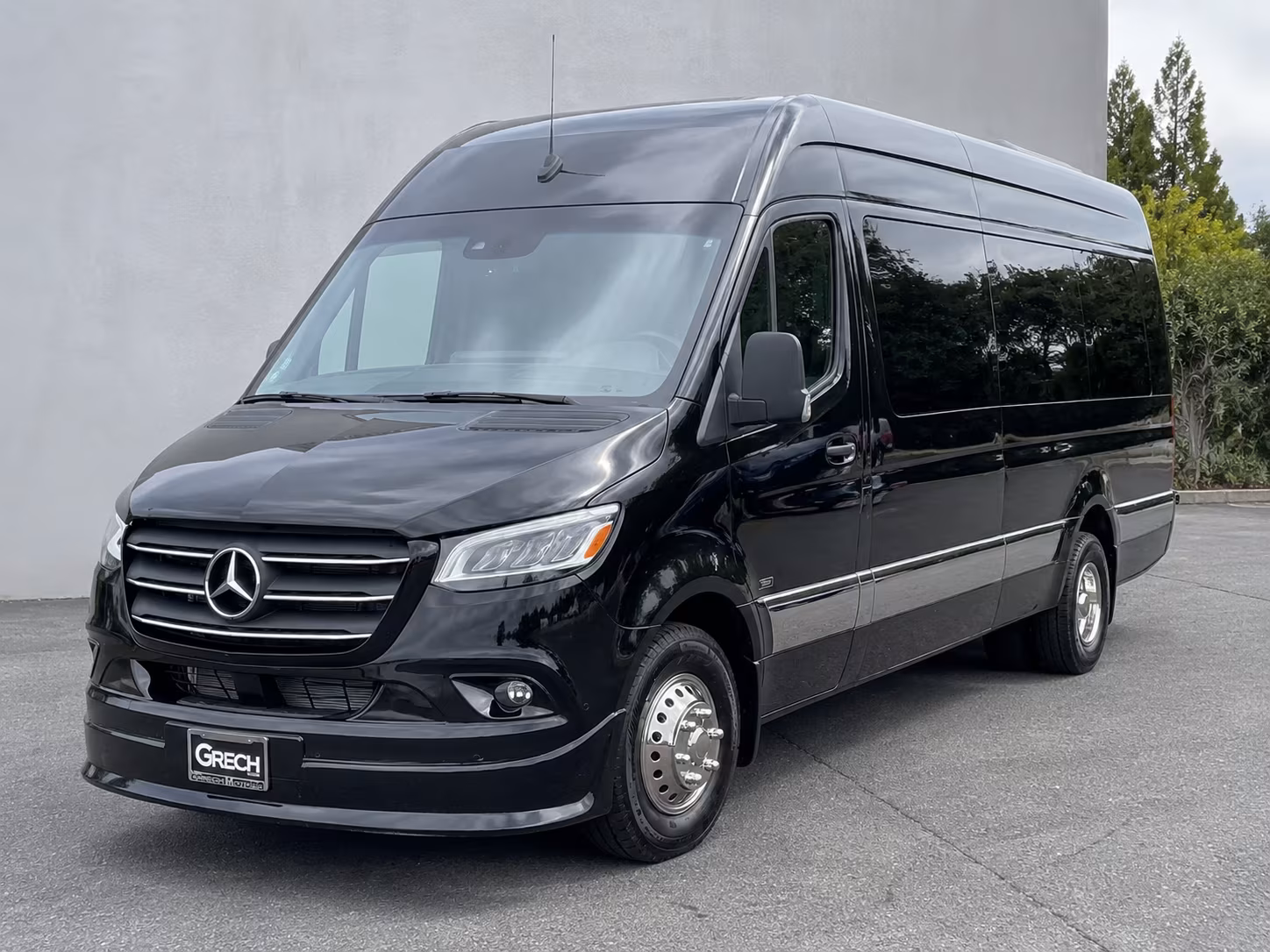 find the perfect transportation for your next corporate event 1